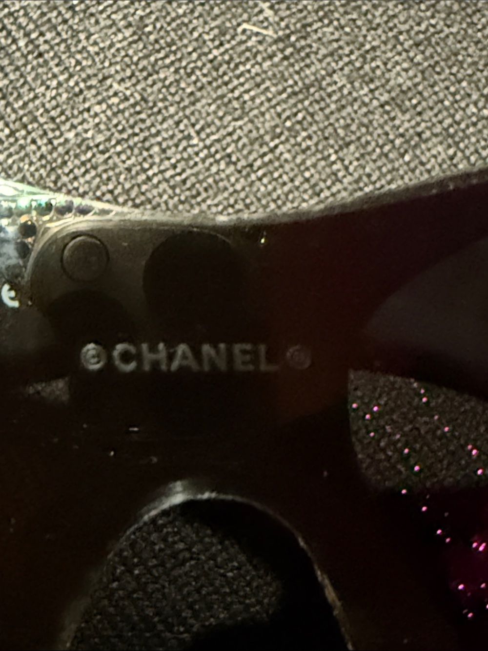 CHANEL Black and Gold Logo Ring - Picture 6 of 7